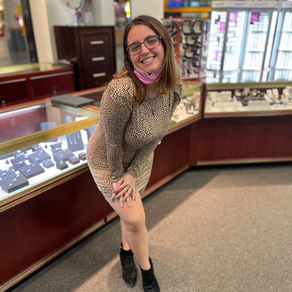 Francesca’s Mi Ami Dress - Picture 2 of 2